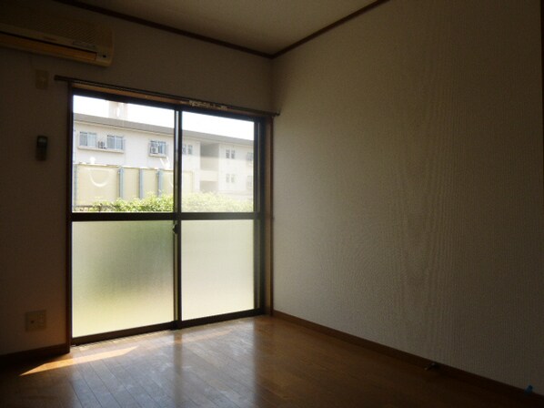 アベニュー安室の物件内観写真